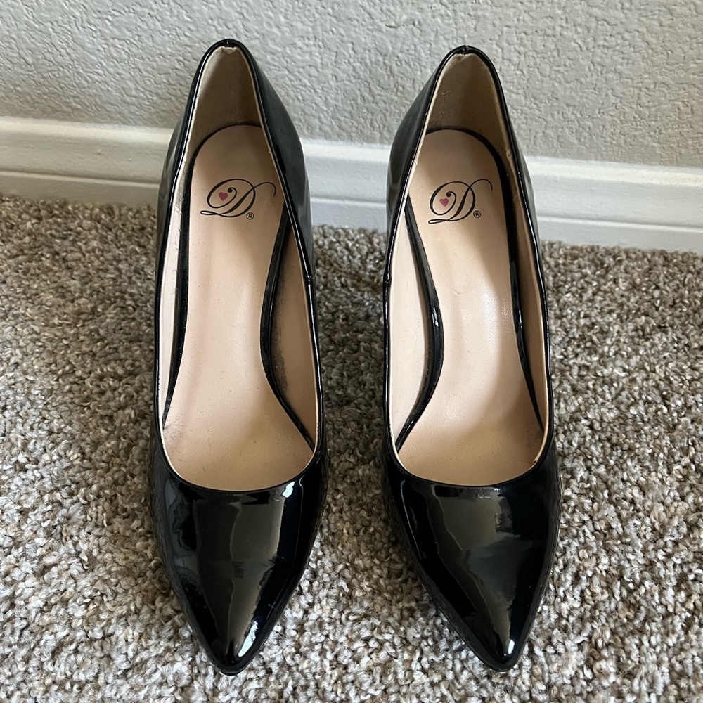 Black Patent Leather Women's Pumps